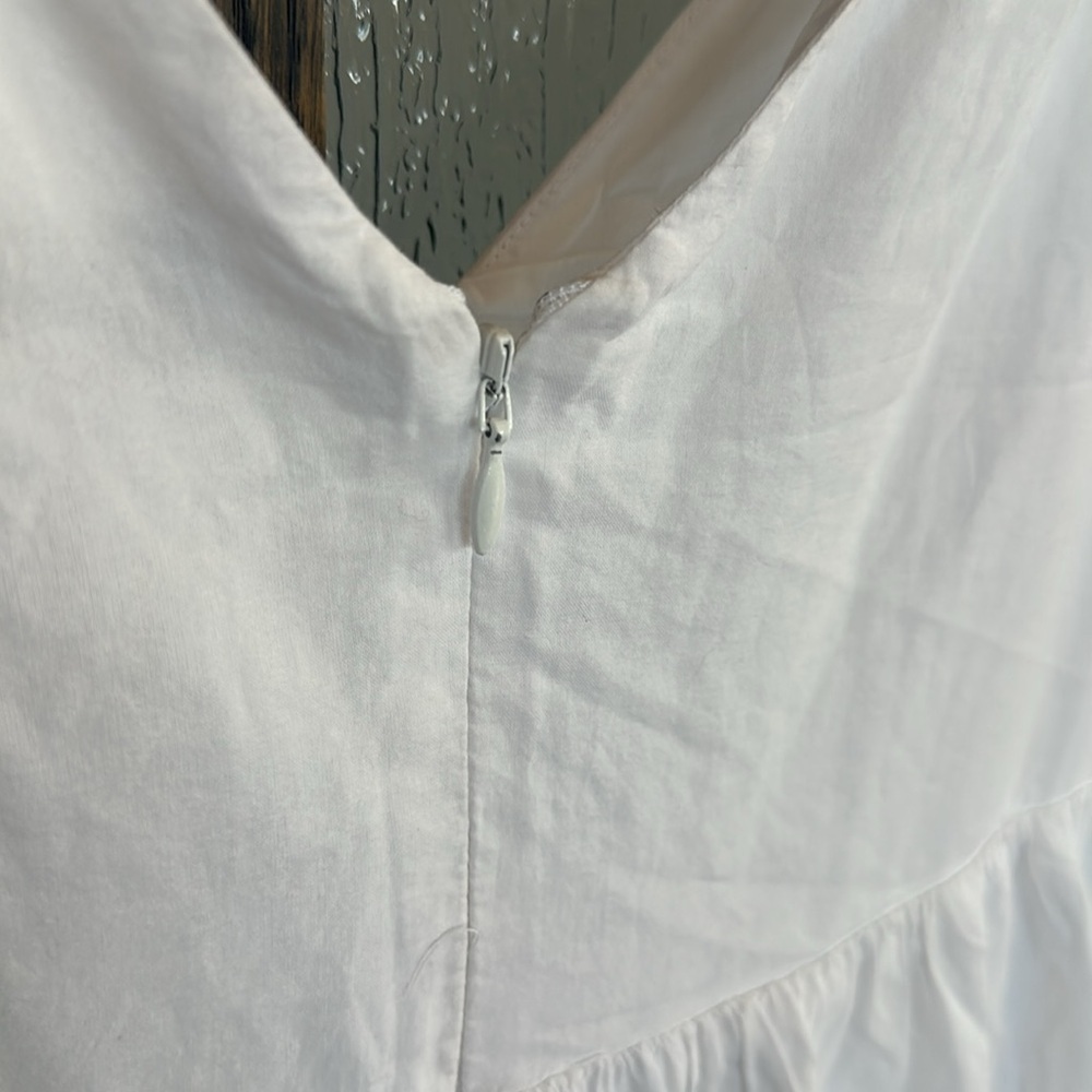 Peter Som 
White Tiered Dress size 10 - Picture 9 of 10